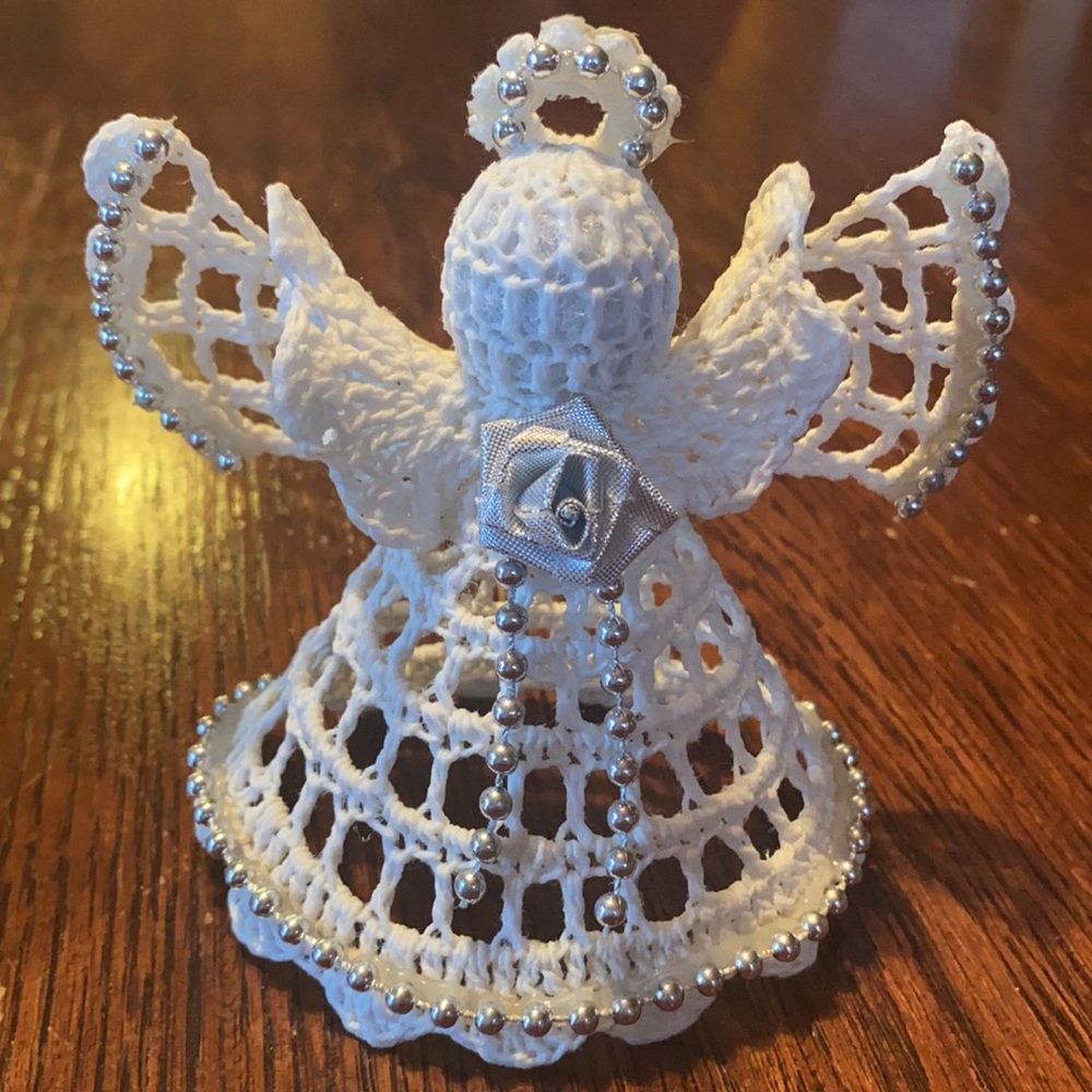 Crocheted angel - Picture 1 of 3